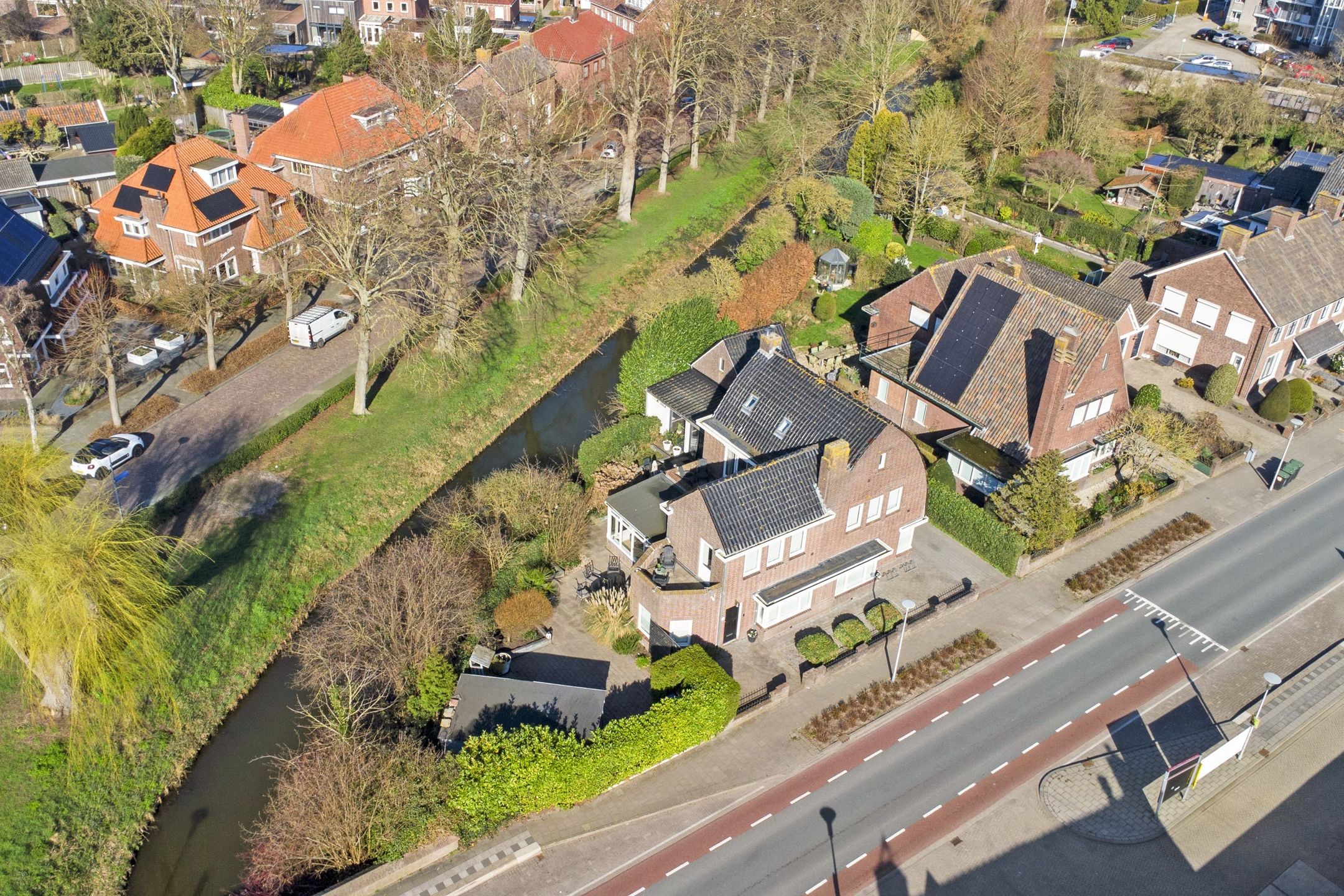 Foto 72 van Burgemeester van Loonstraat 73