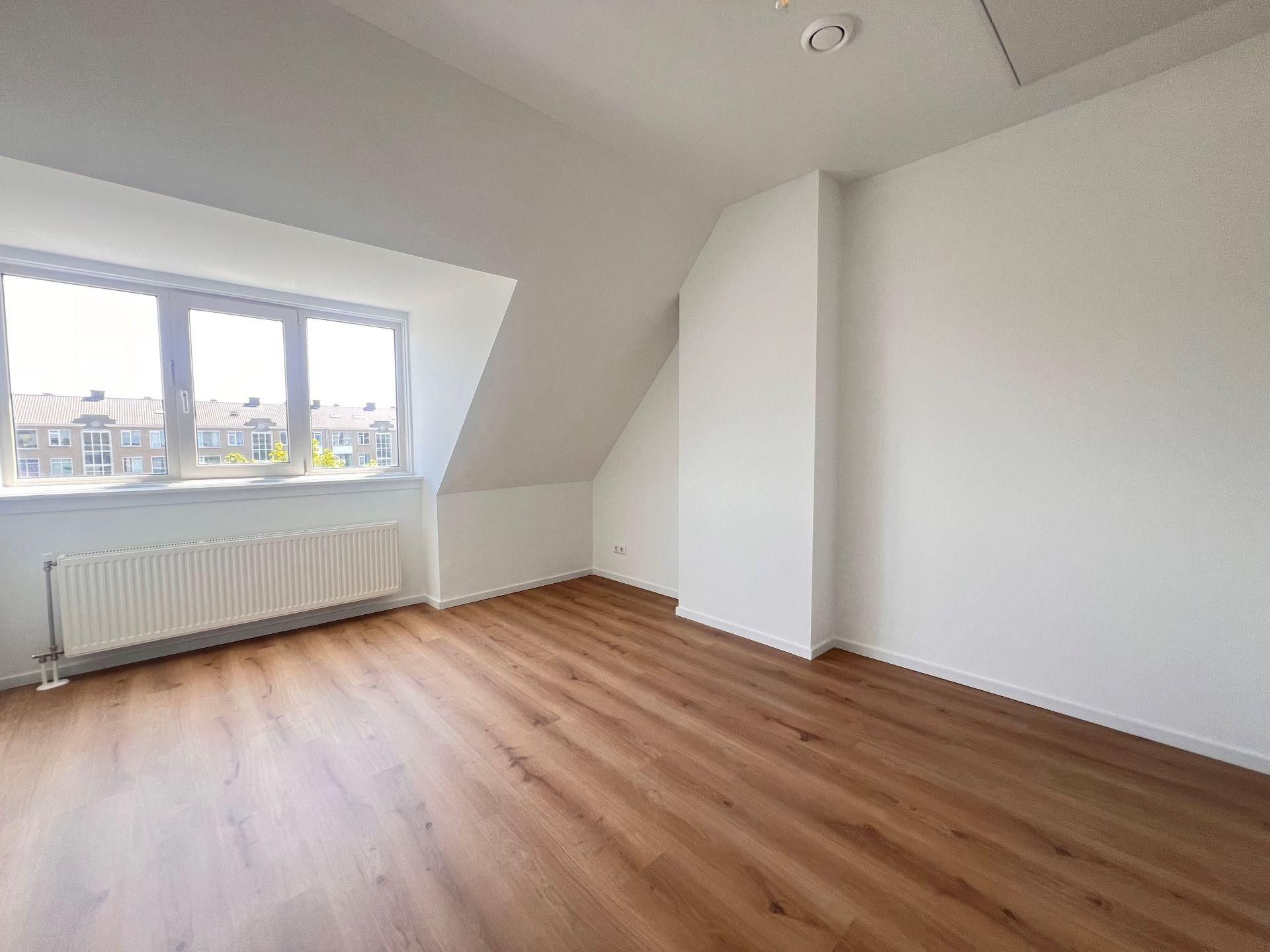 Photo 21 of Veenendaalkade 333