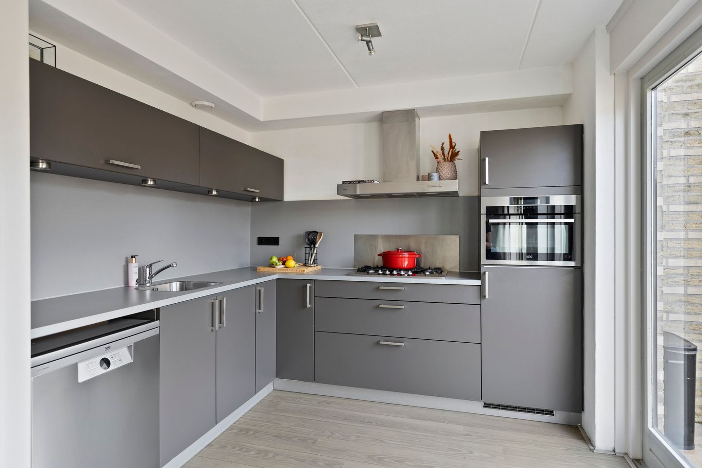 Photo 10 of Namenstraat 36