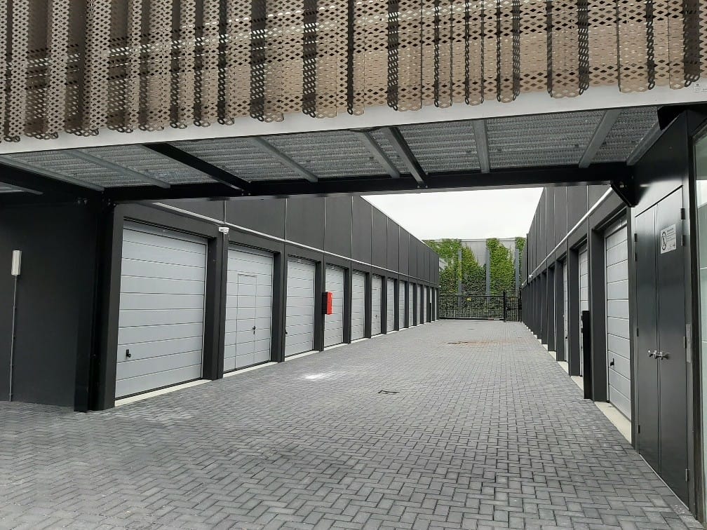 Bekijk foto 2 van Garageboxen/opslagboxen Blaricummermeent