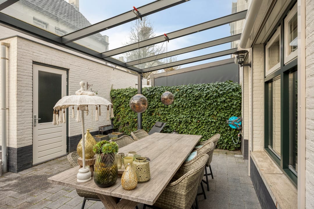 Modern Two-Under-One-Cap Home with Garage in Sprundel — 27