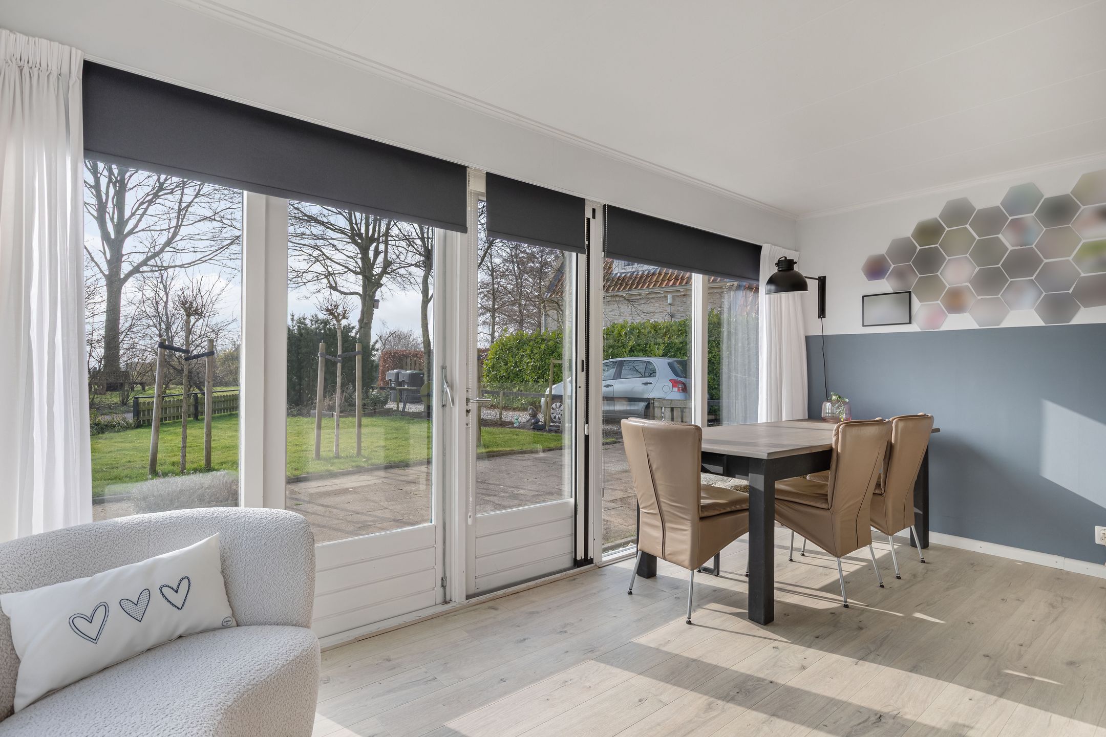 Spacious detached semi-bungalow with panoramic water views — 12