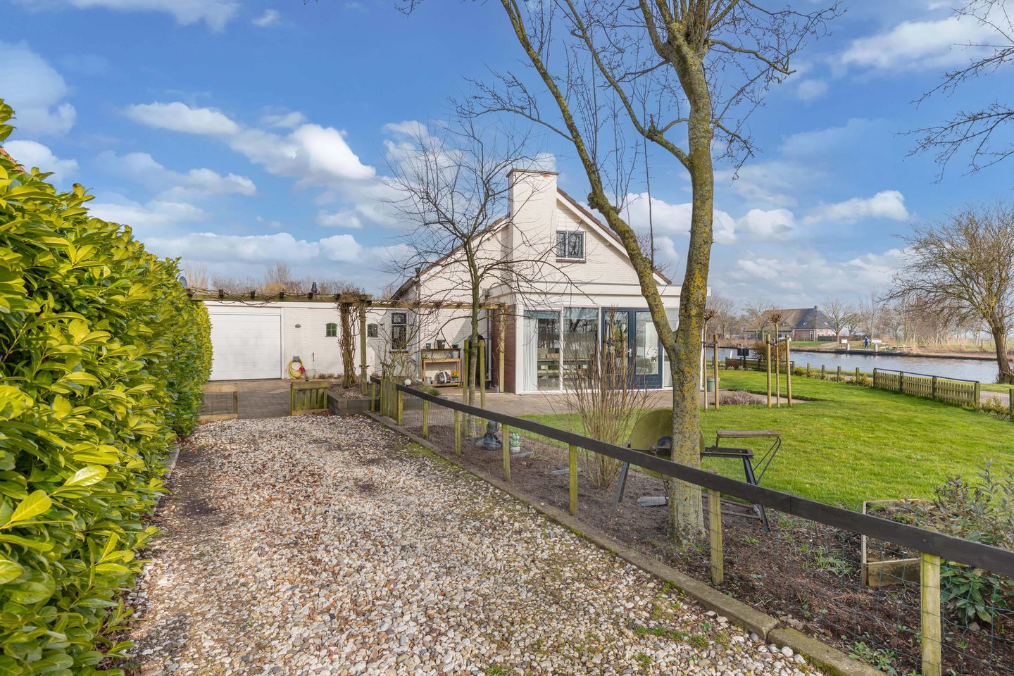 Spacious detached semi-bungalow with panoramic water views — 40