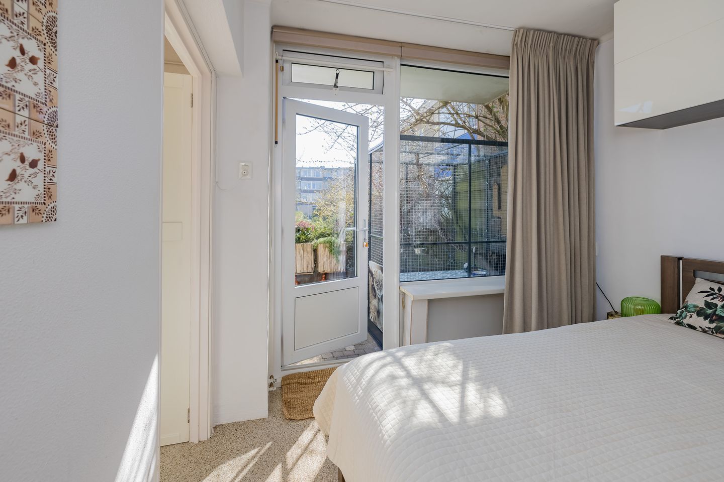 Photo 10 of Roerdompstraat 18