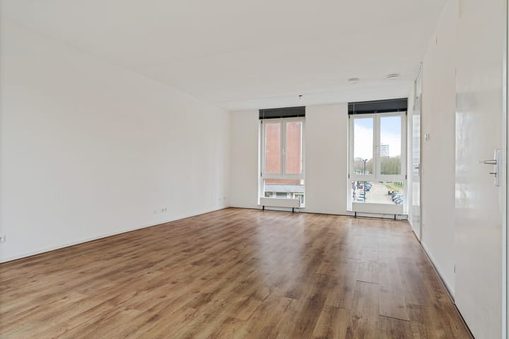 Photo 2 of Oldenzaalsestraat 1-10