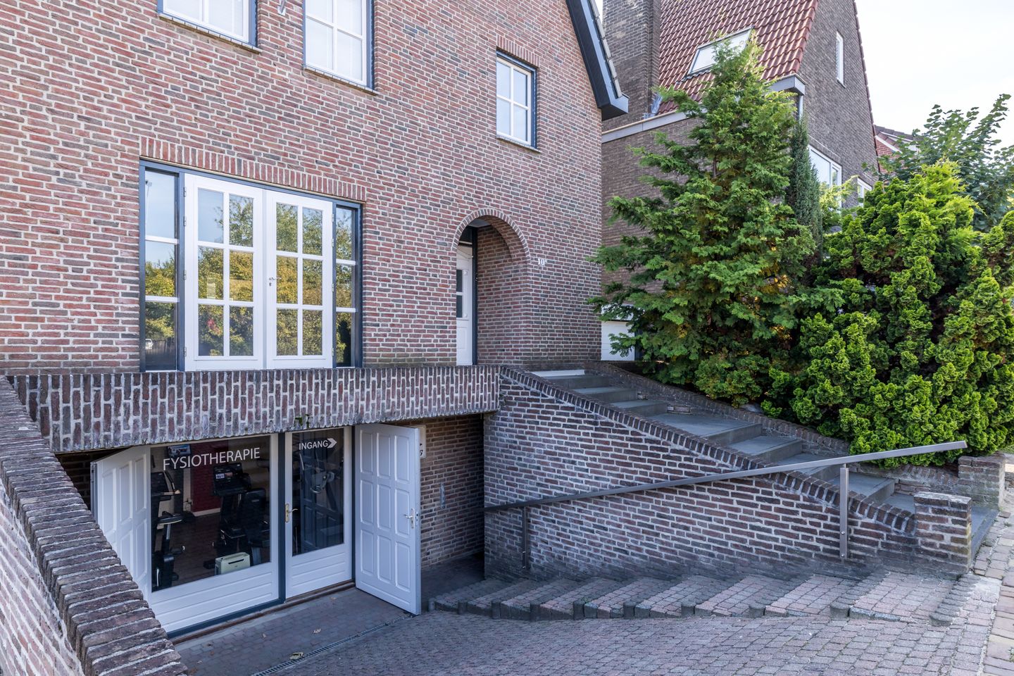 View photo 2 of Hommert 10-a