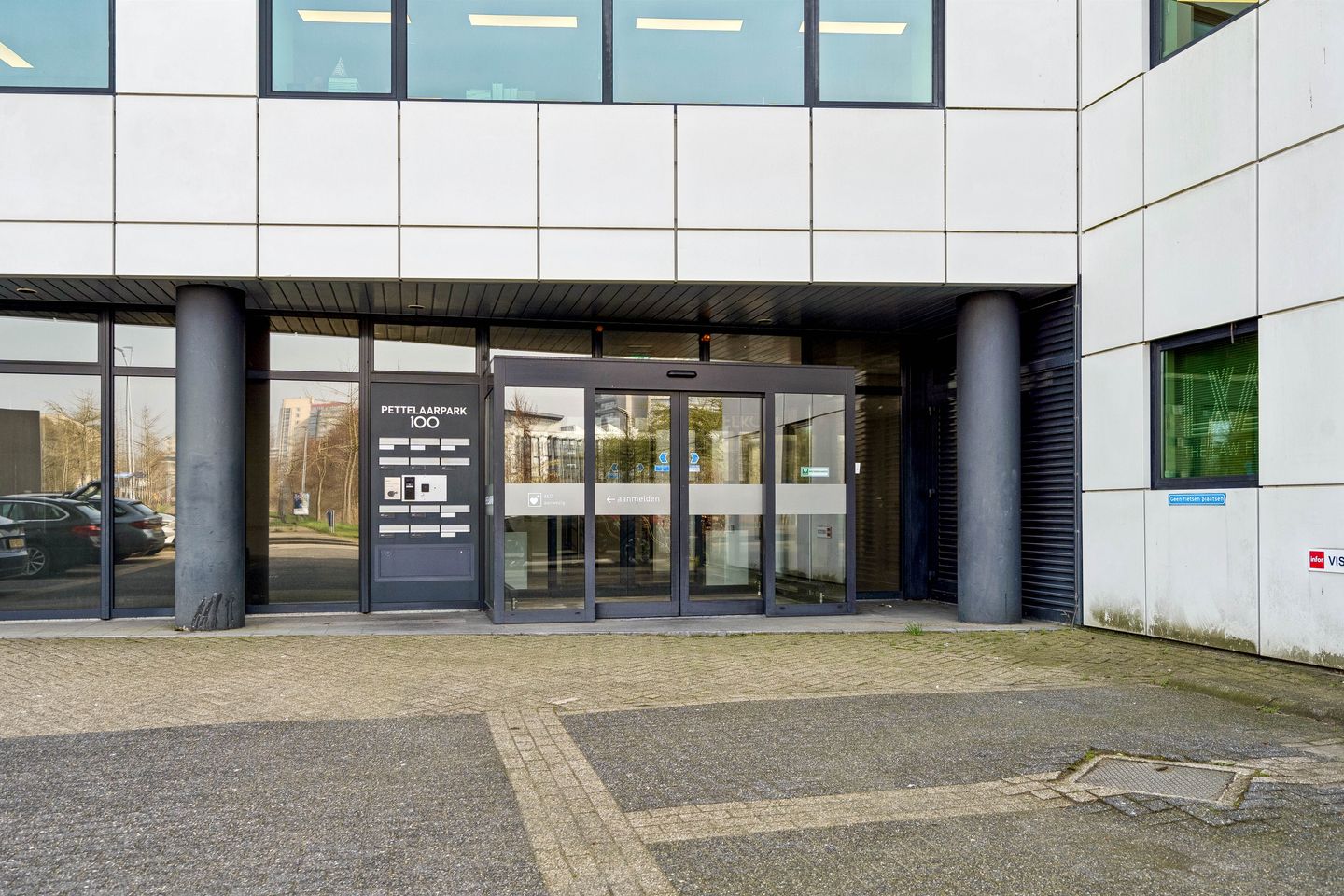 Bekijk foto 2 van Pettelaarpark 100