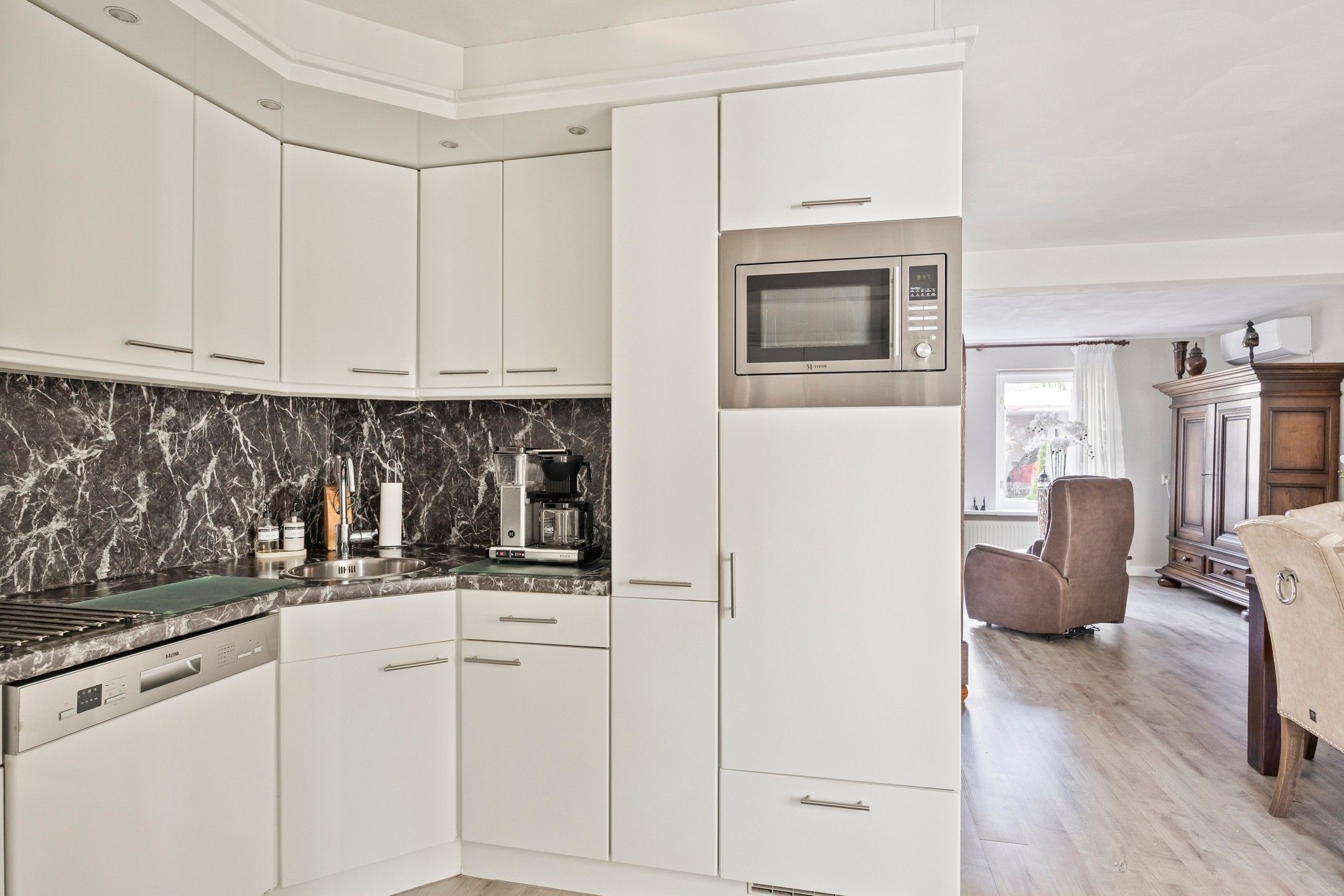 Photo 3 of Lederstraat 4