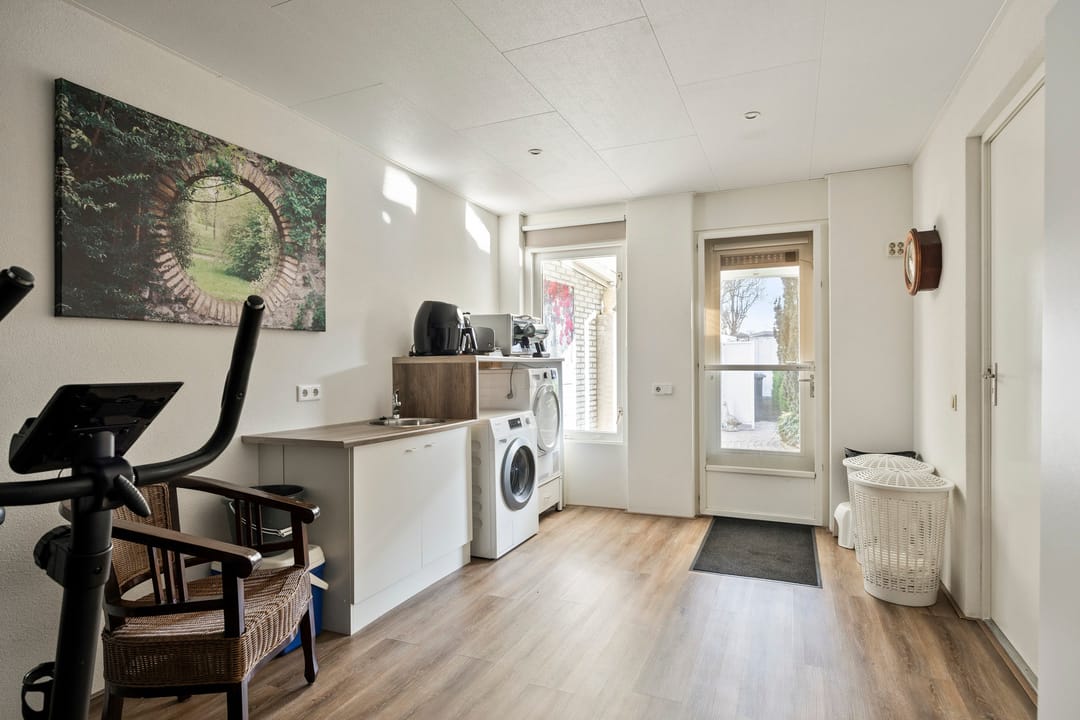 Photo 17 of Lederstraat 4