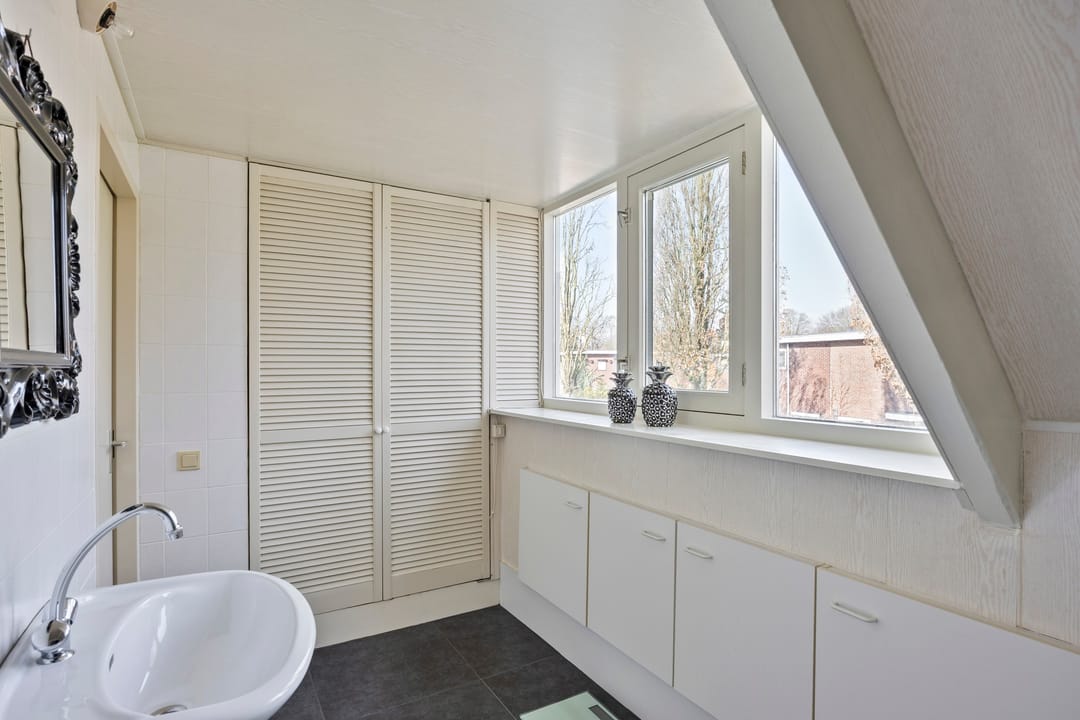 Photo 28 of Lederstraat 4