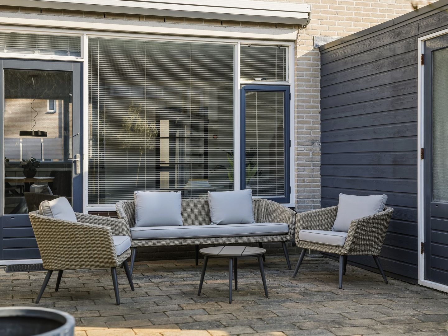 Spacious family home with 4 bedrooms and sunny southwest garden in Zutphen — 25