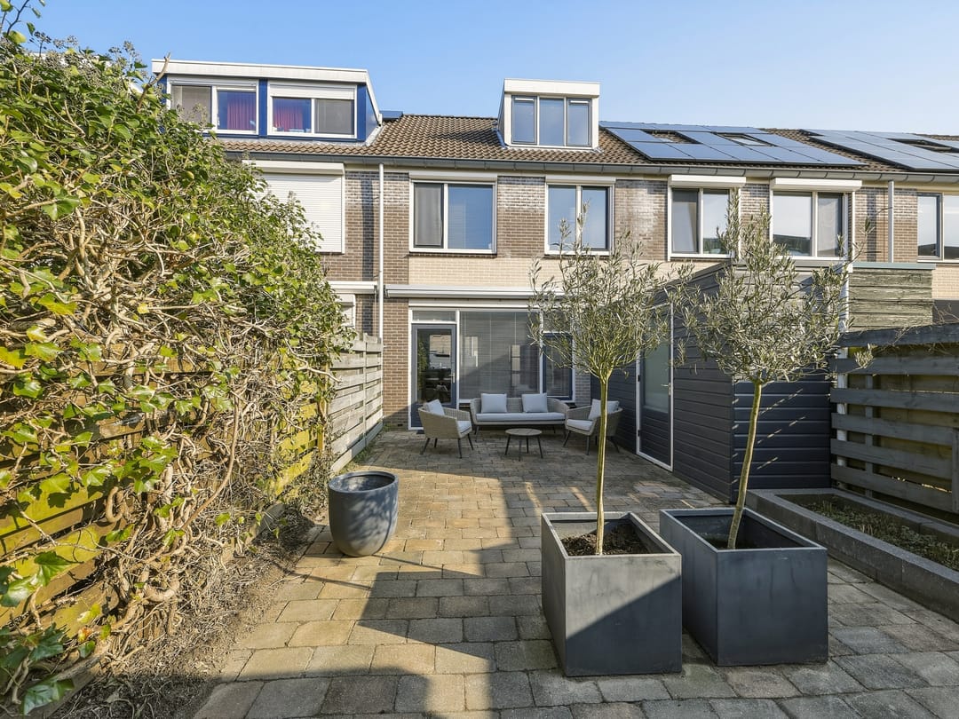 Spacious family home with 4 bedrooms and sunny southwest garden in Zutphen — 27