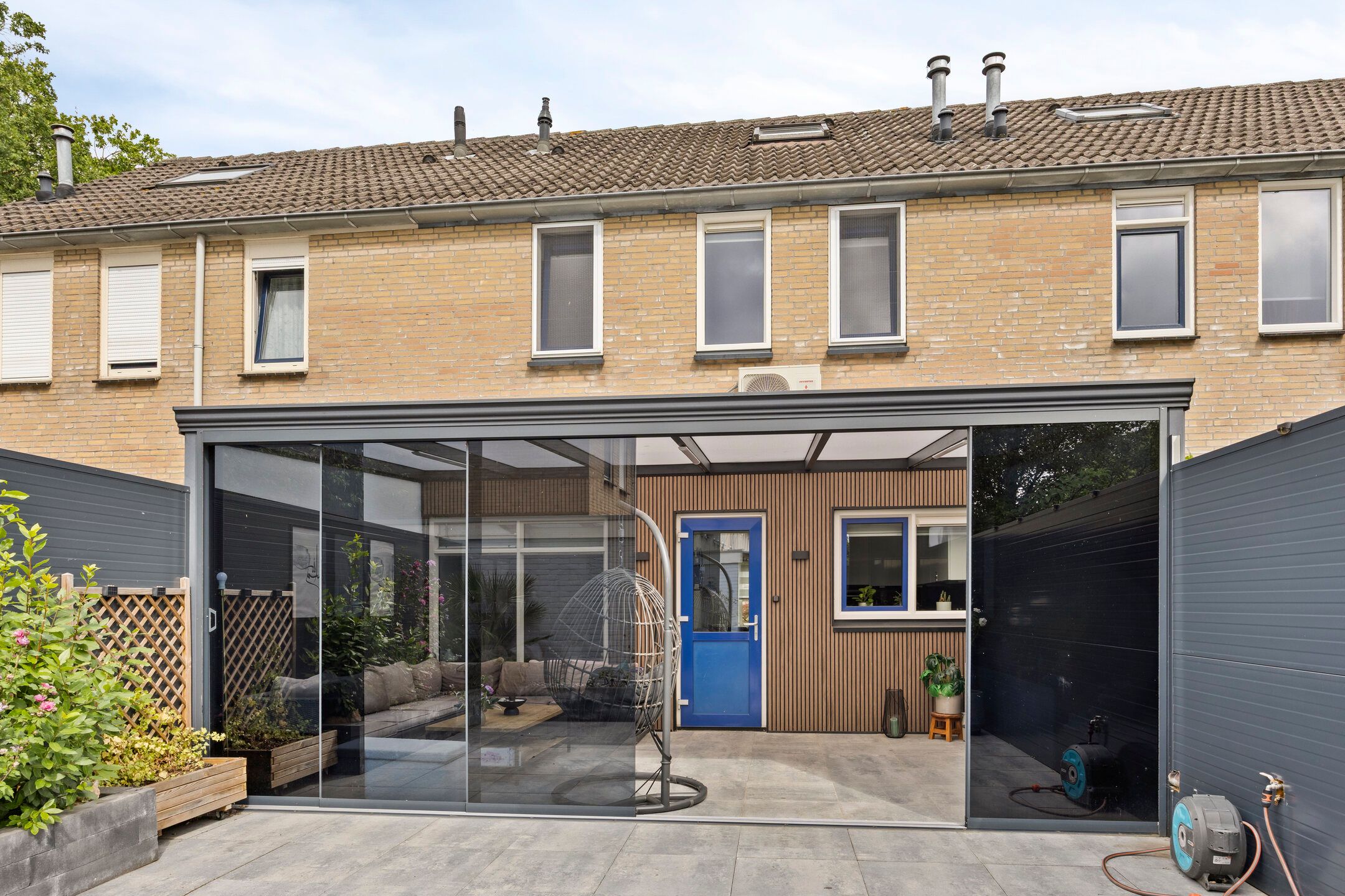 Spacious terraced house with conservatory and sunny backyard in Goor — 27