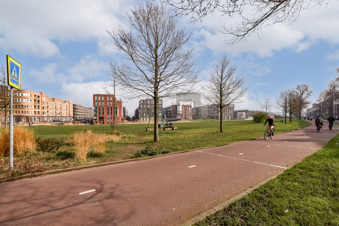 Cozy 1-Bedroom Apartment on Freehold in Spaarndammerbuurt — 23