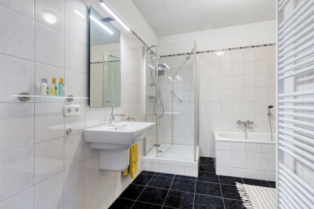 Spacious Top Floor Apartment with Sunny Roof Terrace in Belcrum — 21