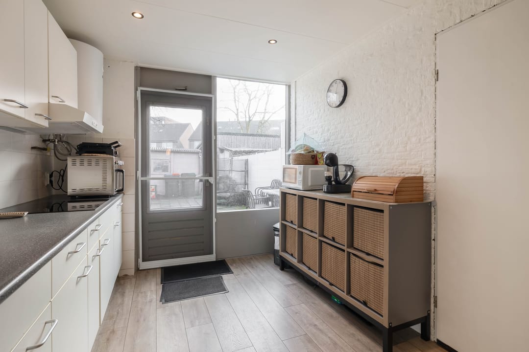 Photo 11 of Bisschop Zwijsenstraat 92