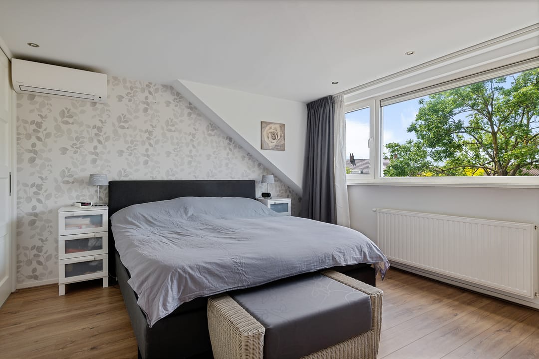 Eye-catching corner house on 260 m² plot with luxury veranda — 26