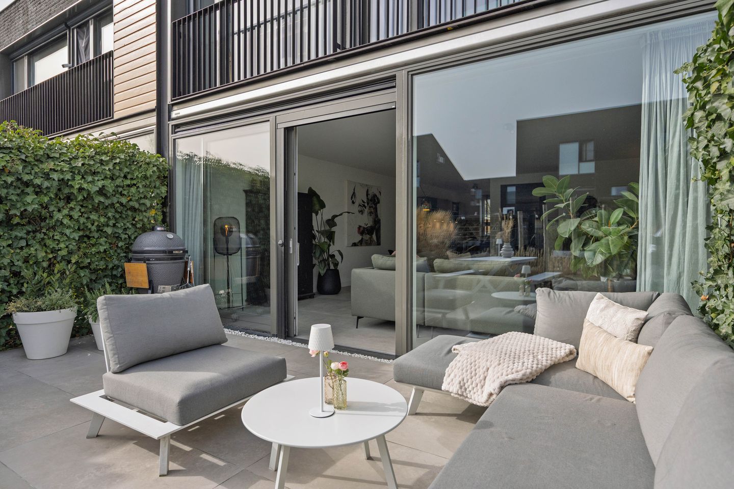 Modern Waterfront Family Home with Private Dock and Four Bedrooms — 14