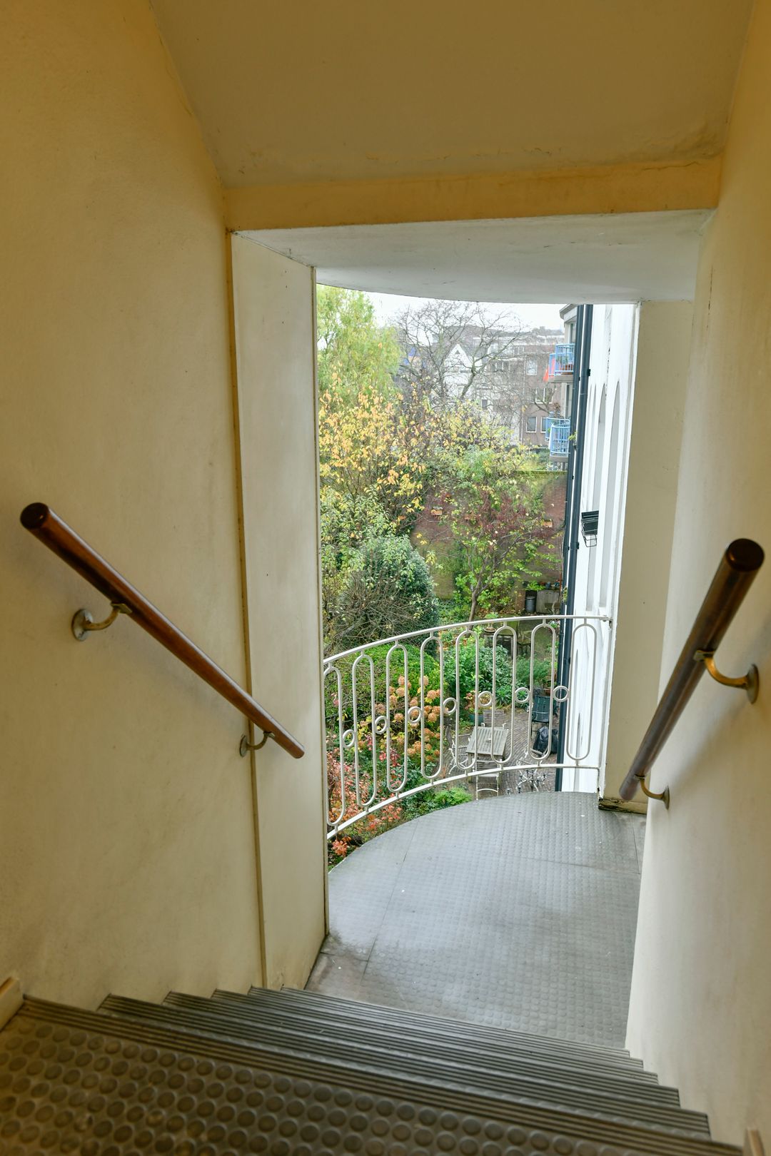 Charming corner apartment with lift in characteristic warehouse building with shared courtyard — 13