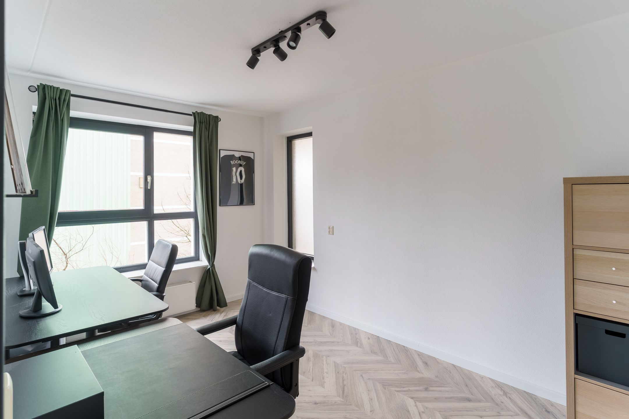 Modern 3-room apartment with lift and balcony in Delft — 15