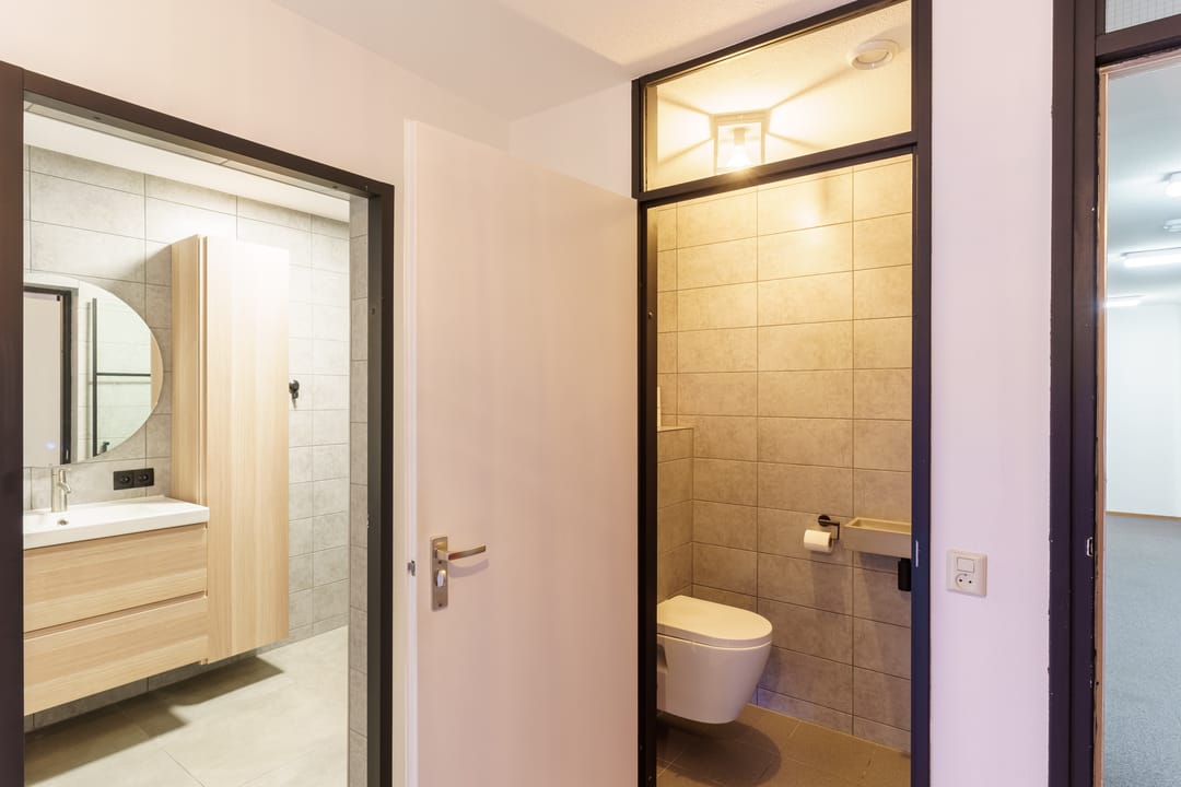 Modern 3-room apartment with lift and balcony in Delft — 22