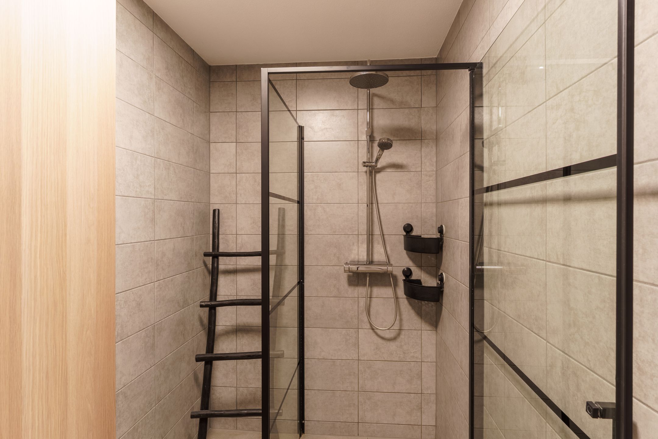 Modern 3-room apartment with lift and balcony in Delft — 24