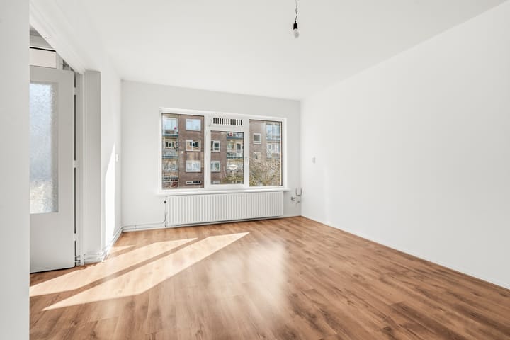 Photo 3 of Beemsterstraat 438