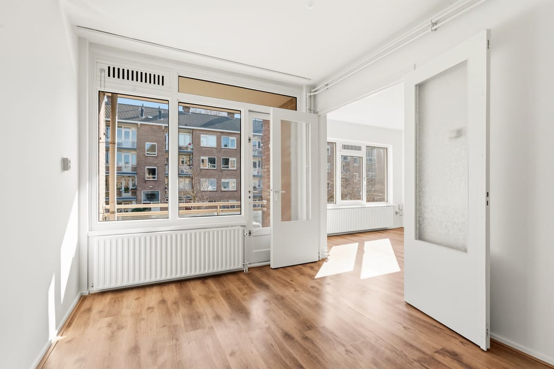 Photo 7 of Beemsterstraat 438