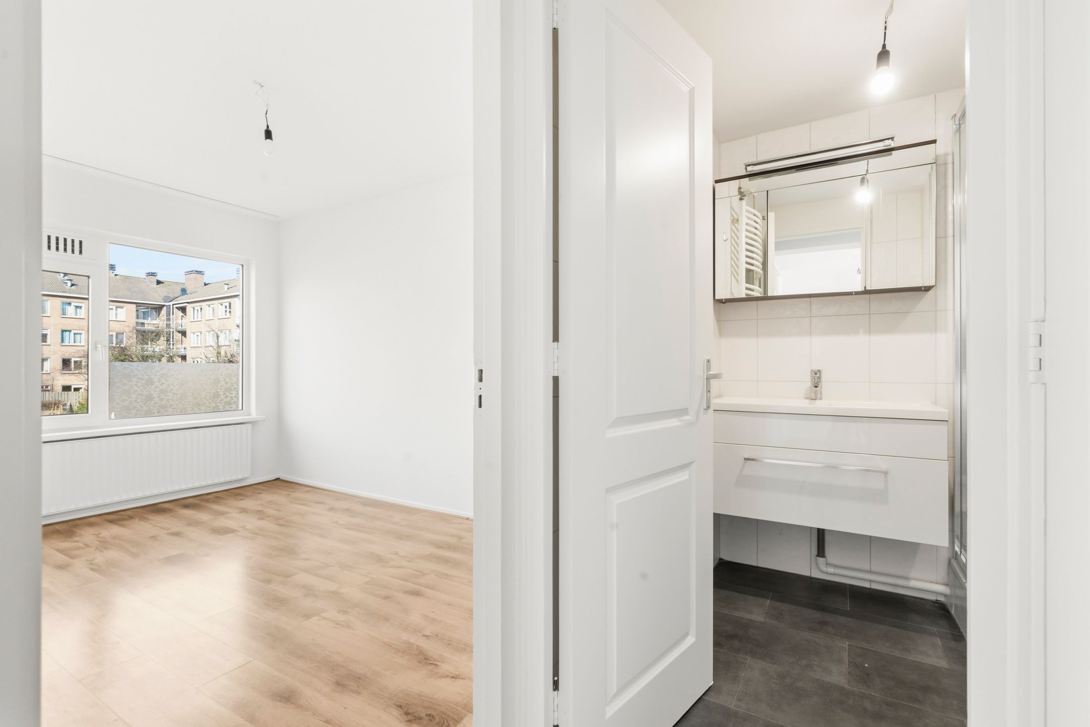 Photo 18 of Beemsterstraat 438