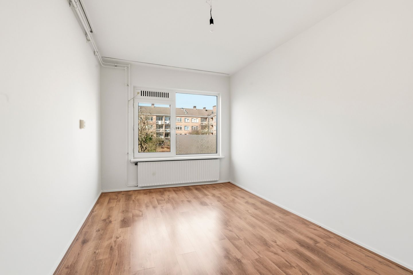 Photo 19 of Beemsterstraat 438