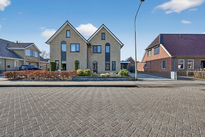 Photo 2 of Voeghoutenstraat 22