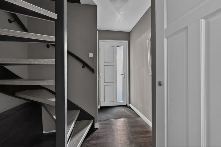 Photo 3 of Voeghoutenstraat 22