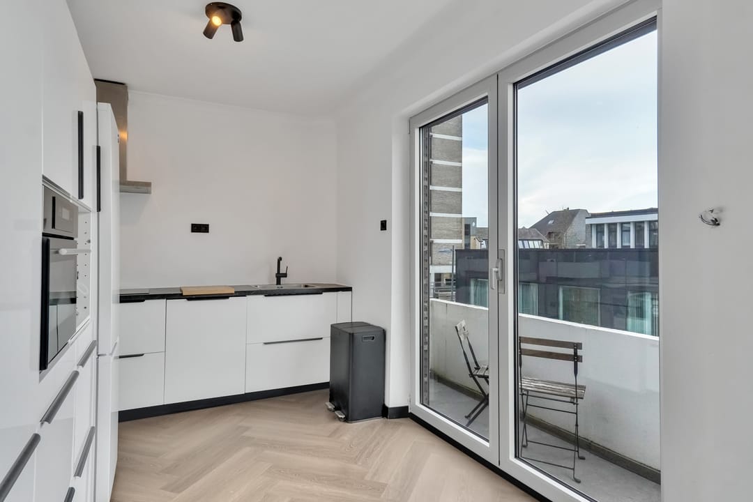 Move-in ready 3-bedroom apartment in the center of Lanaken with balcony — 13