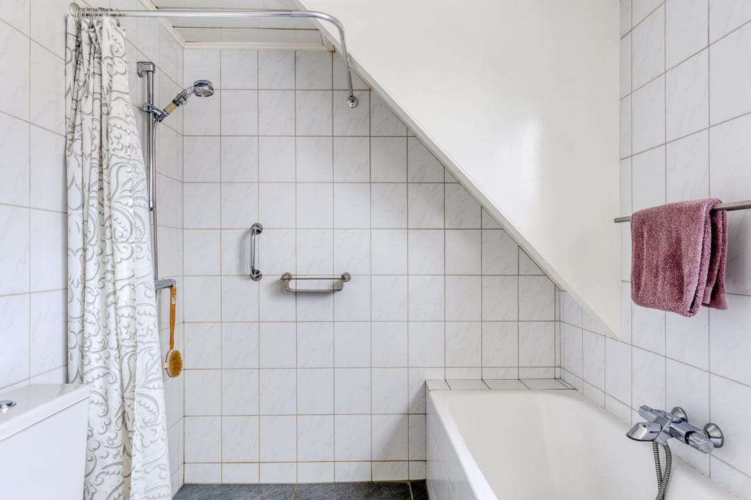 Semi-detached family home with garage in Enter — 17