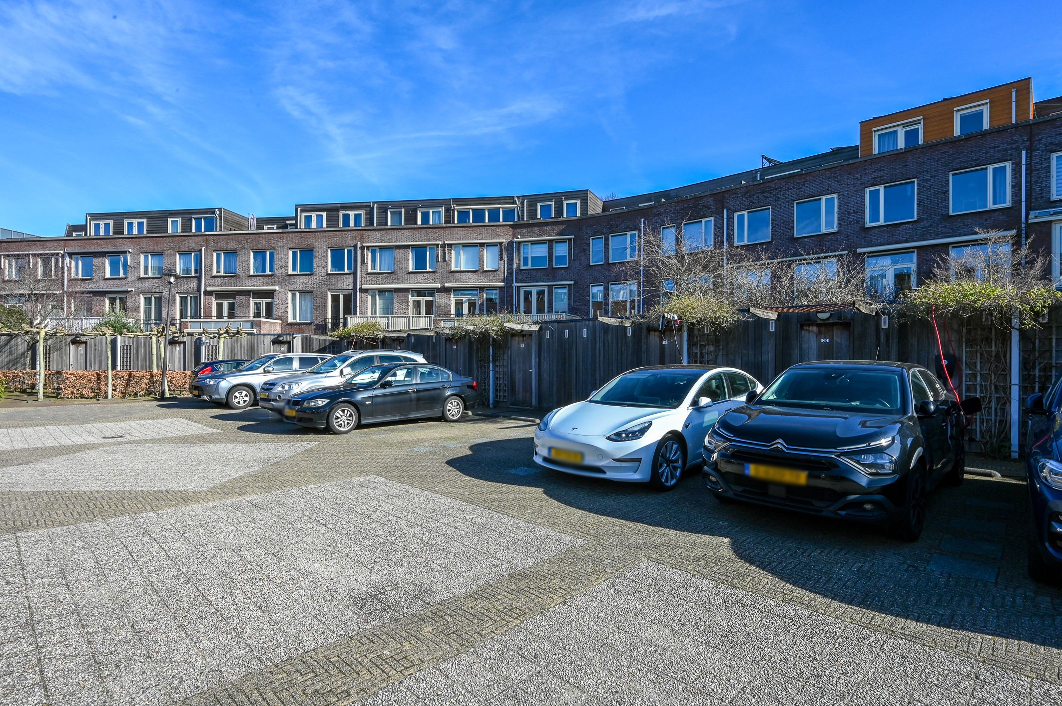 Spacious City Villa on the Singel with Private Parking — 16