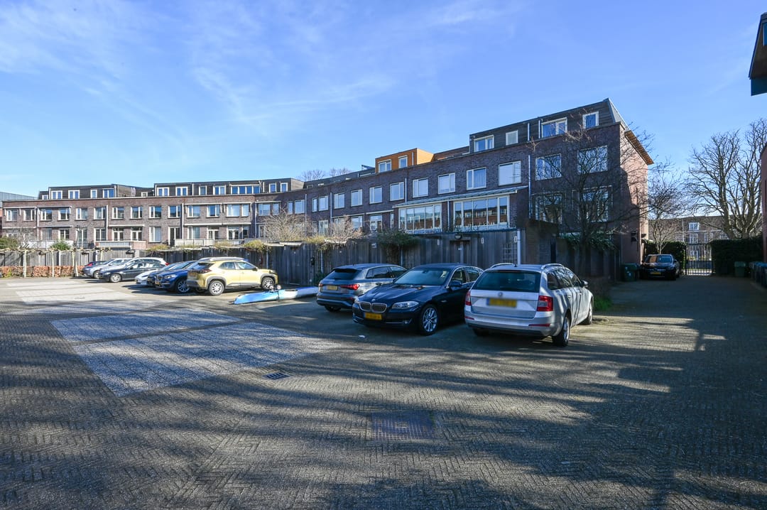 Spacious City Villa on the Singel with Private Parking — 41