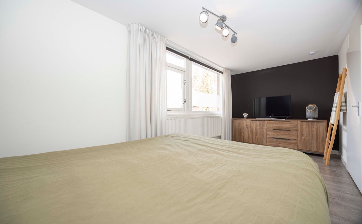 Photo 19 of Burg. Van den Oeverstraat 5