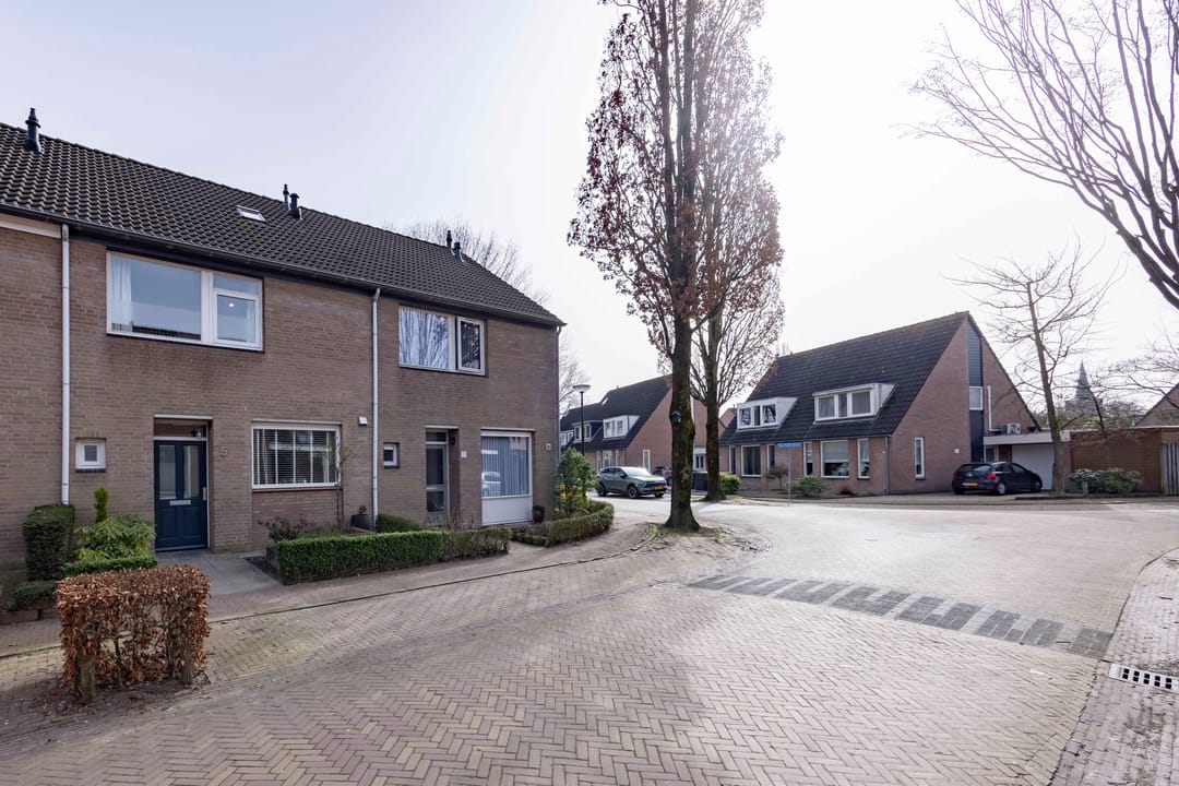 Photo 37 of Burg. Van den Oeverstraat 5