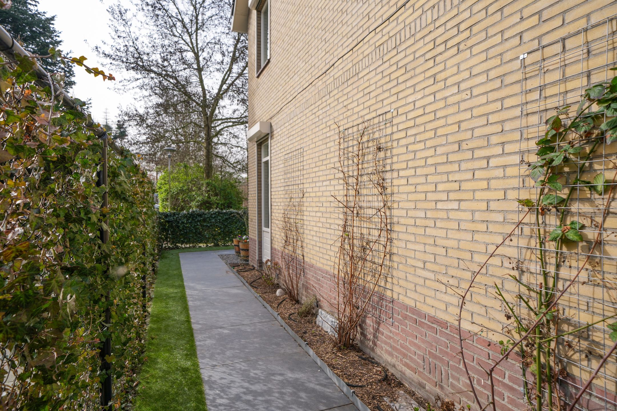 Spacious corner house with garage and energy label A in Alblasserdam — 45