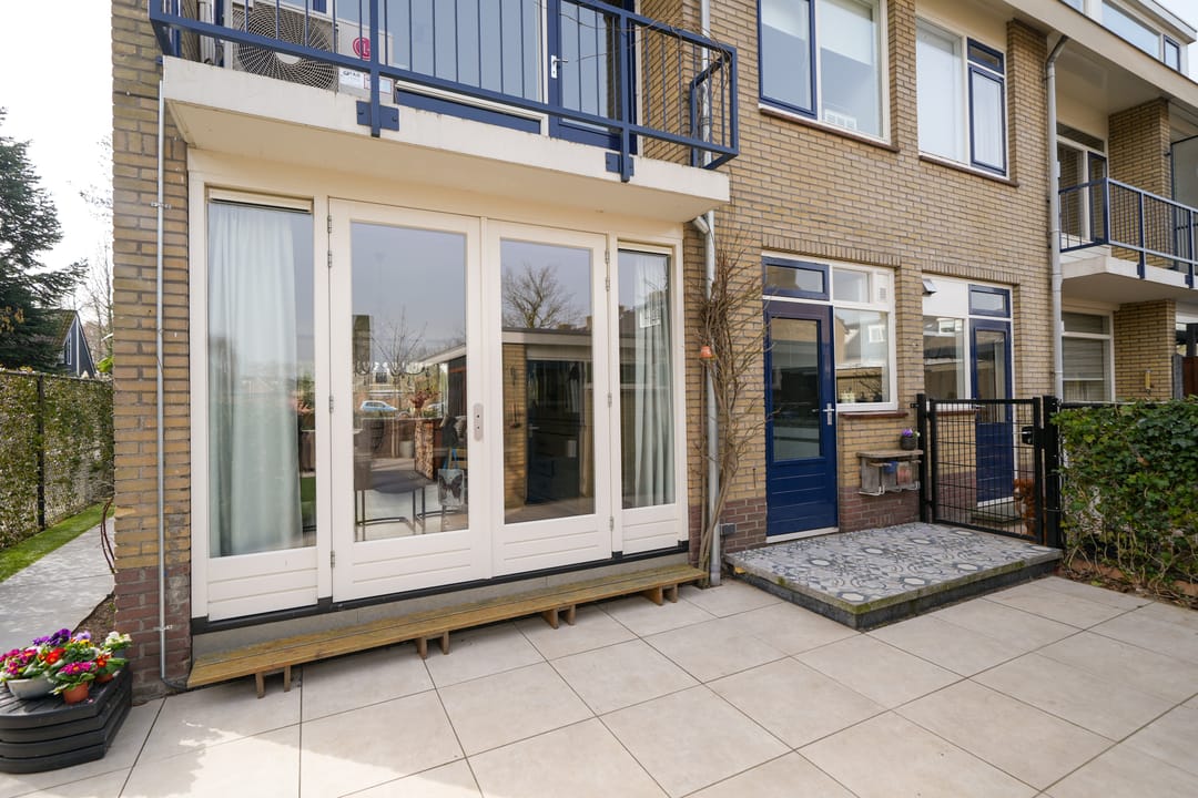 Spacious corner house with garage and energy label A in Alblasserdam — 38