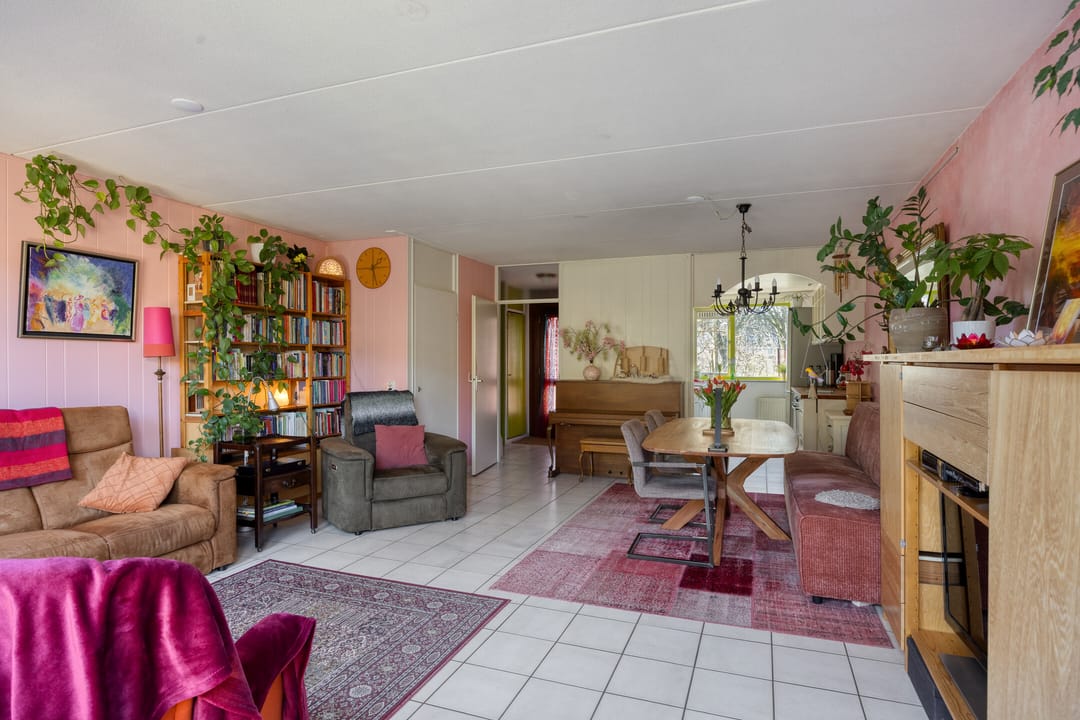 Spacious 6-room family home with sunny balcony in Zoetermeer Noordhove — 13