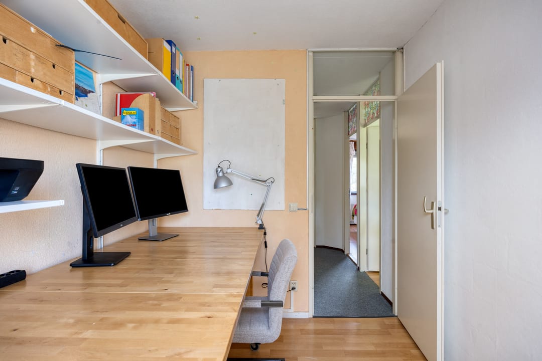 Spacious 6-room family home with sunny balcony in Zoetermeer Noordhove — 37