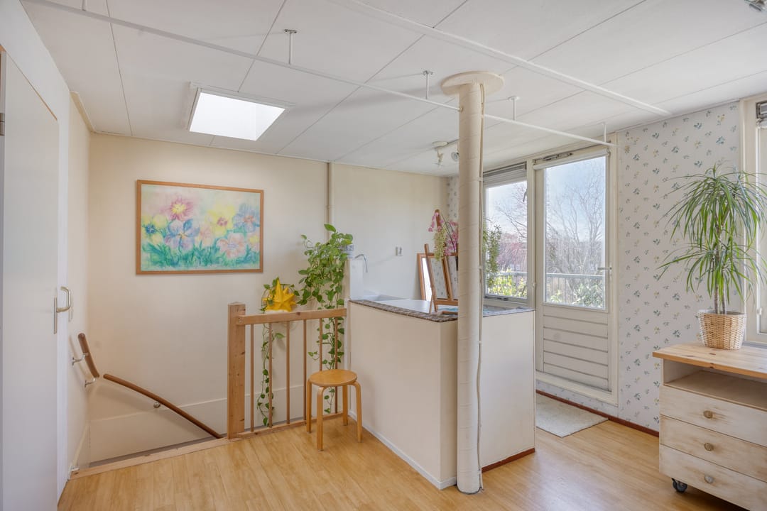 Spacious 6-room family home with sunny balcony in Zoetermeer Noordhove — 38
