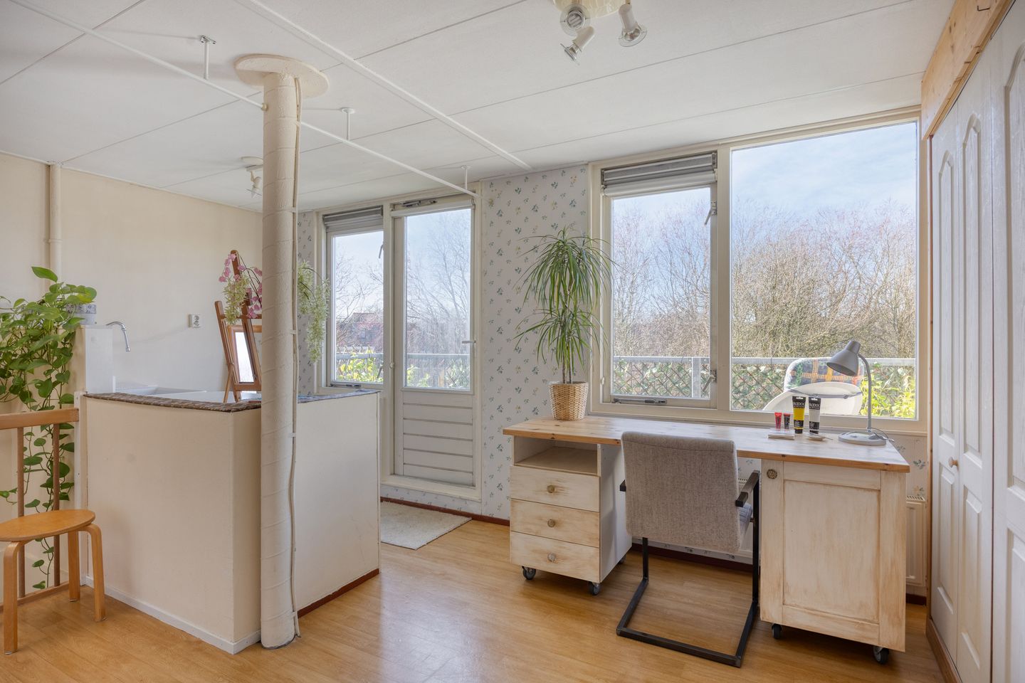 Spacious 6-room family home with sunny balcony in Zoetermeer Noordhove — 40