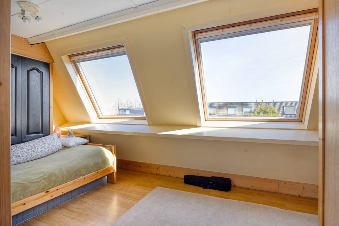 Spacious 6-room family home with sunny balcony in Zoetermeer Noordhove — 46