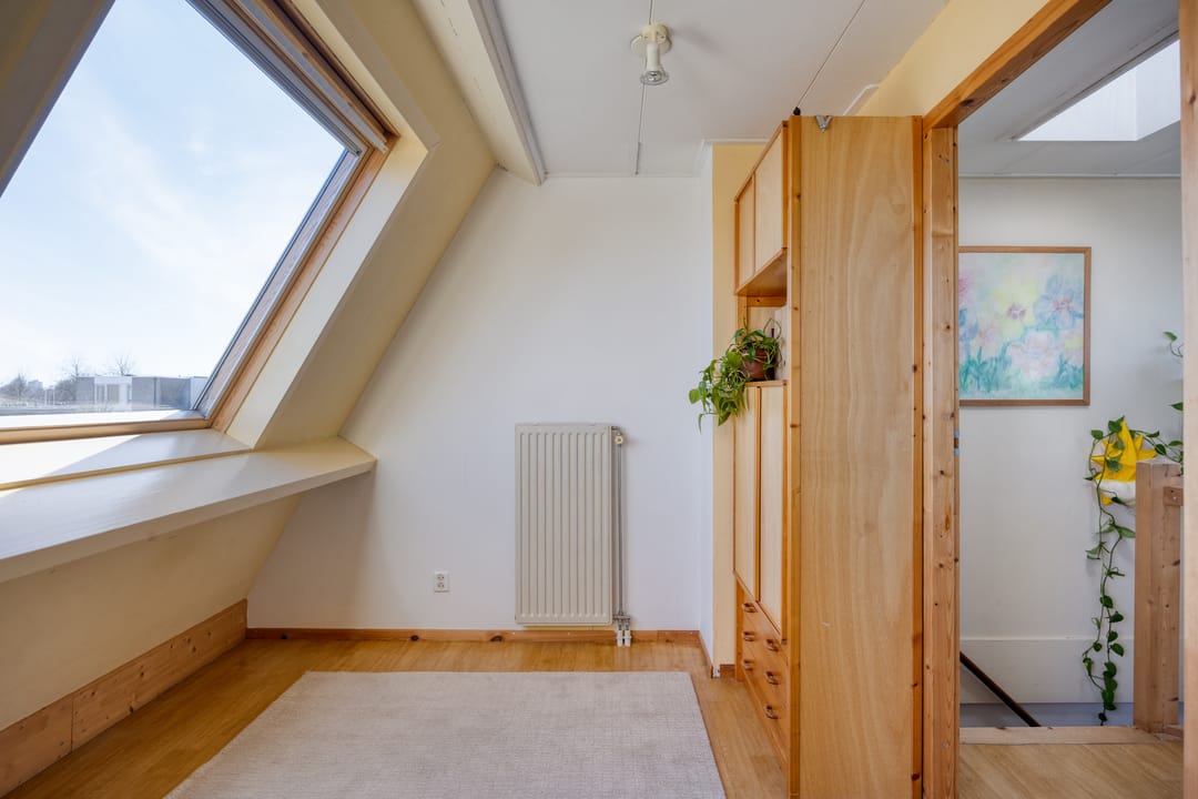Spacious 6-room family home with sunny balcony in Zoetermeer Noordhove — 47