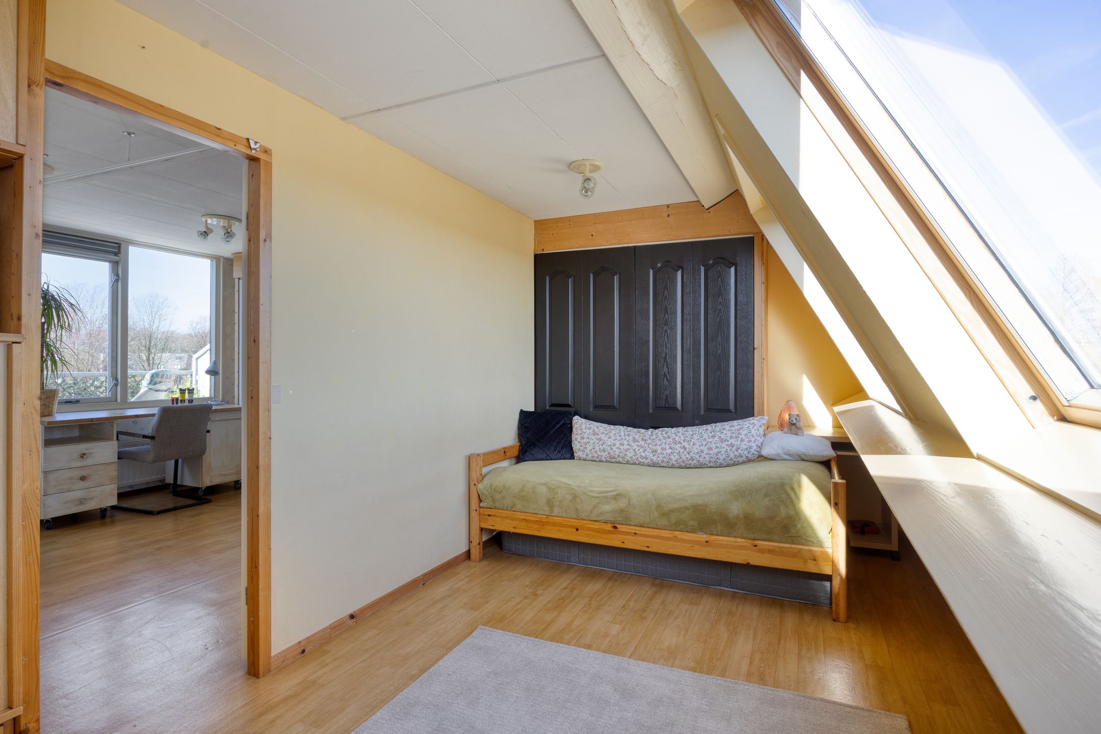 Spacious 6-room family home with sunny balcony in Zoetermeer Noordhove — 48