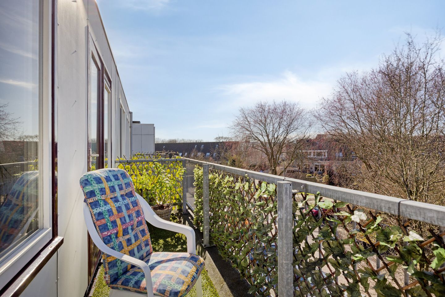 Spacious 6-room family home with sunny balcony in Zoetermeer Noordhove — 50