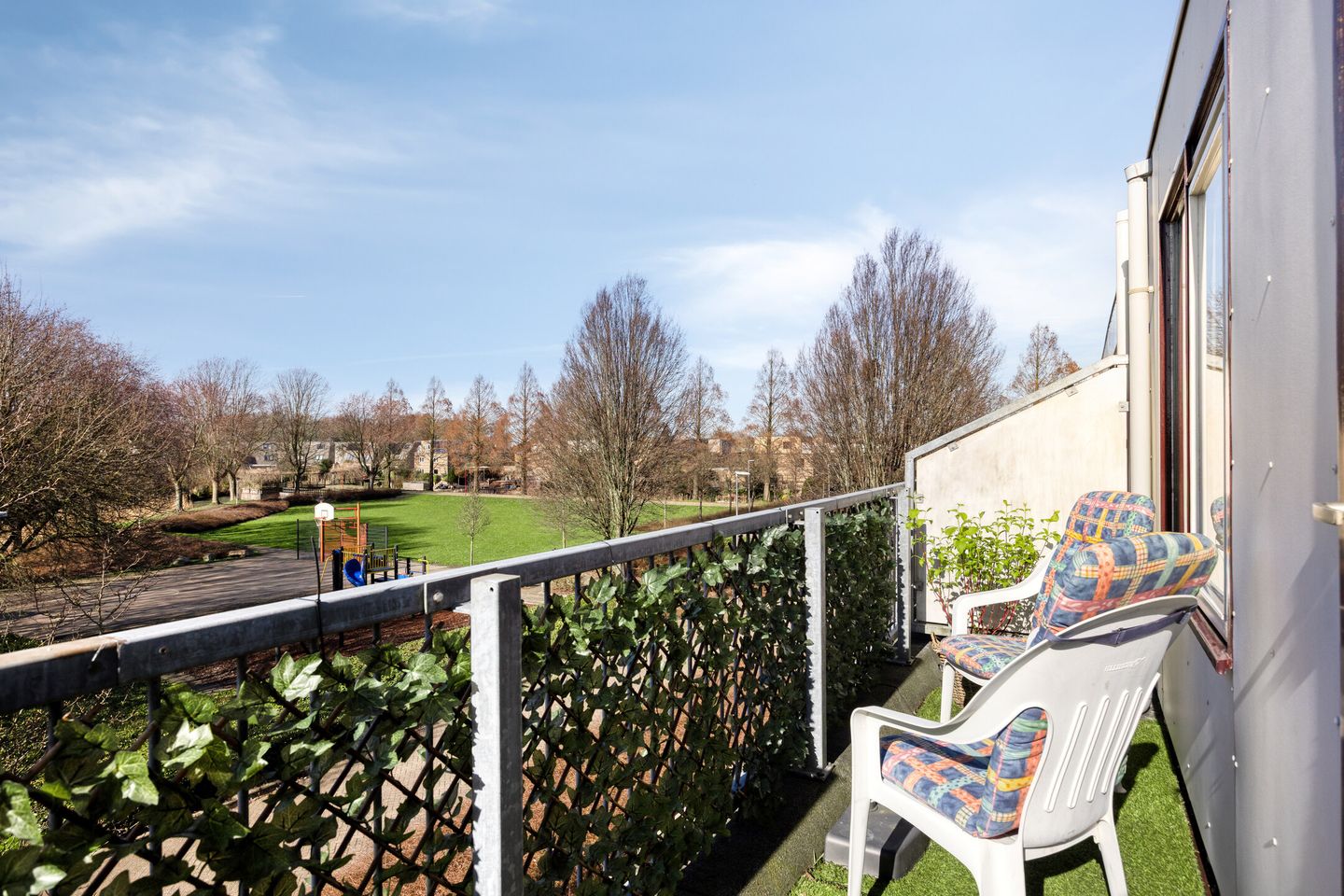 Spacious 6-room family home with sunny balcony in Zoetermeer Noordhove — 49