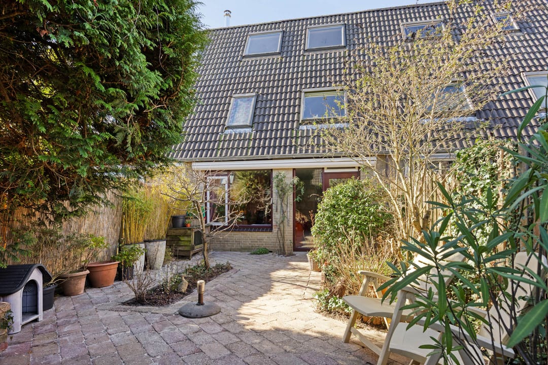 Spacious 6-room family home with sunny balcony in Zoetermeer Noordhove — 56